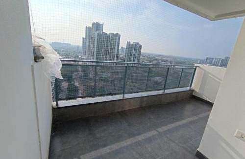 Gurugram Apartment | Fully Furnished Flat WTC 106