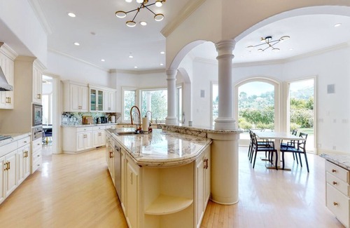 Sherman Oaks House | Fully Furnished Gated Beverly Hills Estate