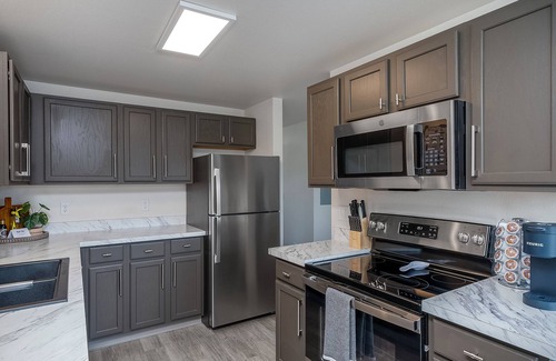 Kalispell Apartment | Fully furnished king suit one bedroom apartment.