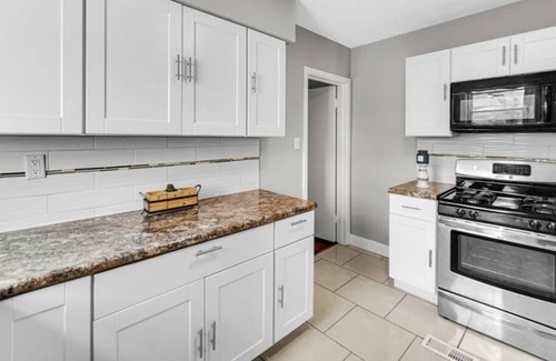 Gary House | Fully furnished! Newly Updated 2Br/1Bath with Big Back and Front Yards!