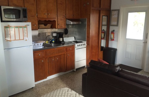 Marathon Apartment | Fully furnished studio, 50 yards from ocean, shared pool, fishing-jetty