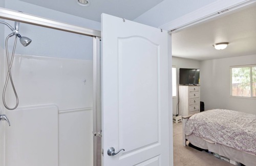 Pear Park House | Fully furnished, move-in ready 3 bed 2 bath house.