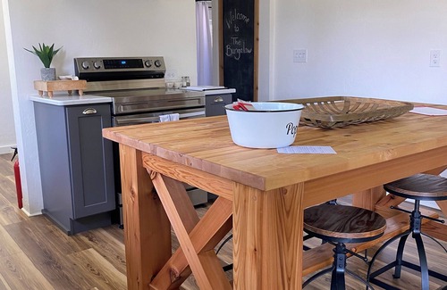 Grangeville House | Fully remodeled 1920’s Family size Whole house, 4 bedroom 2.5 bath, 2000 sq ft