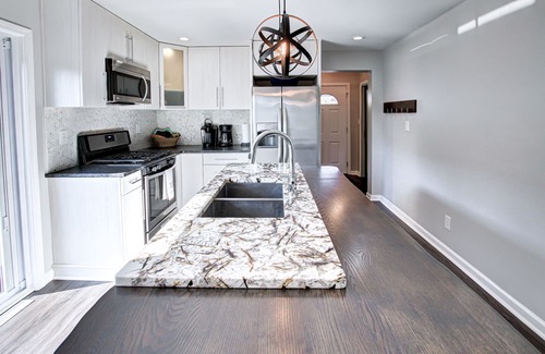 Port Clinton House | Fully remodeled 2BR! Pet Friendly Walk to beach-1 block; mins. to Cedar Point!