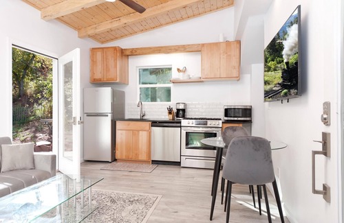 Durango House | Fully Remodeled Cabin with Deck - 10 Minutes to DGO - AC