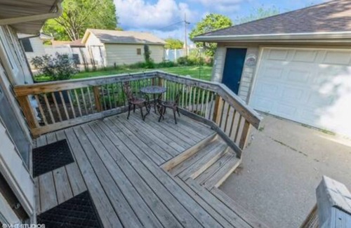 Urbandale House | Fully-Renovated 3 BR near DSM! Work travel & Family Friendly.