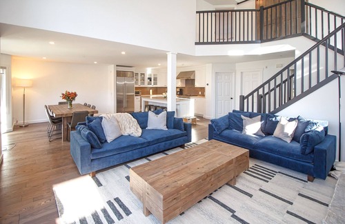 West Dover House | Fully Renovated Condo in Greenspring Community (Mt Snow)