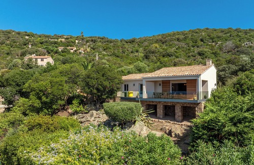 Portigliolo House | Fully renovated family home, authentic setting, 5min from the beach