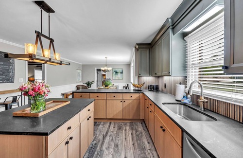 Jamestown House | Fully Renovated Home Near HPU, Furniture Mkt, GSO Aquatic Center & Wyndham