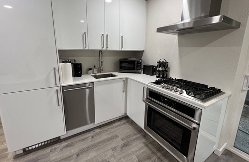 Bothell House | Fully Renovated Private Suite in Beautiful House