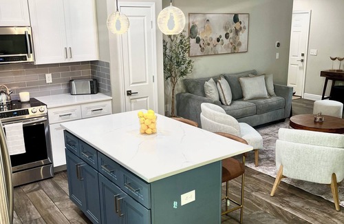 Northeast Pensacola House | Fully Stocked 3 bed/2 Bath Modern Home w/Lots of Parking & Close to Everything.