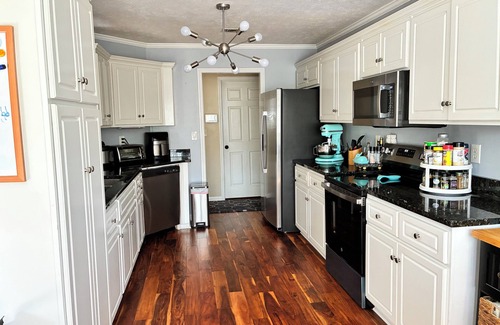 Aiken House | Fully-stocked waterfront getaway in Aiken. Pet-friendly!