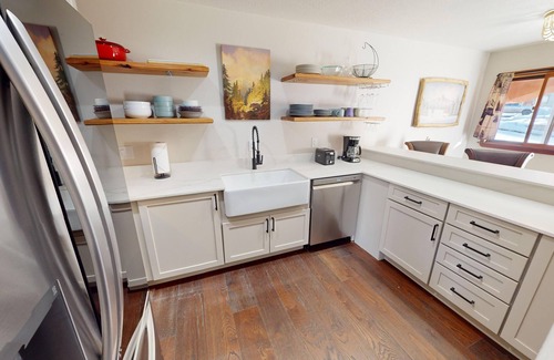 Willowbrook Meadows House | Fully Updated! Pet Friendly, Sauna, Garage. Near Fishing, Parks, Trails
