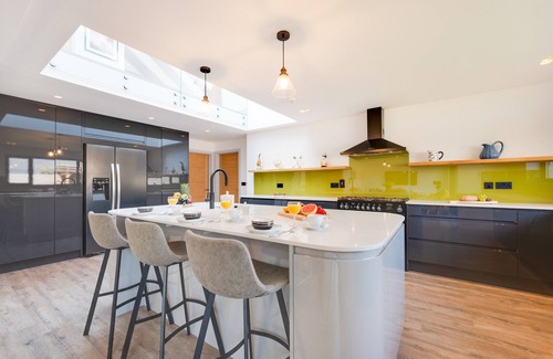 Trevone House | Fulmar - Four Bedroom House, Sleeps 8