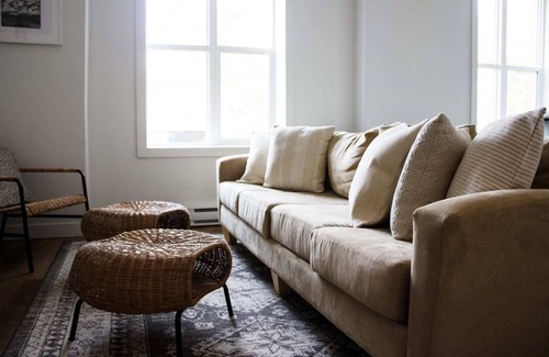 Brandon Apartment | Fun and Colourful One Bedroom