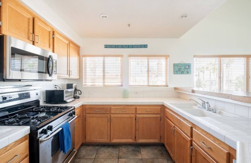 Imperial Beach Condo | Fun by the Sand: Imperial Beach spacious condo steps from the beach!
