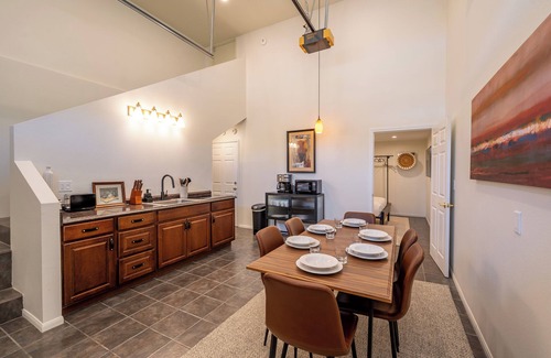 Palm Desert House | Fun & Comfy Retreat-7BR,sleeps 16+, Pool, Spa, BBQ, Pickleball,Game Room & More.