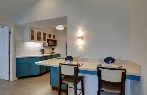 Sunnyvale Hotel | Fun Day at LEGOLAND Discovery Center! Spacious 2BR Unit w/Free Breakfast, Pool!