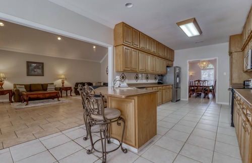 Foley House | Fun Daze- Beautiful, Private *Heated Pool, Putting Green, Amazing Low Rates!