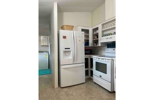 Charleston House | Fun Family-Friendly Home near Folly with Big Yard!