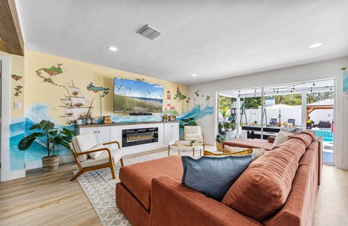 Bradenton House | Fun-Filled Family Oasis with Pickleball, SPA, HTD Pool, Fire Pit near AMI
