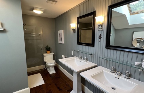 Sandwich House | Fun-filled vacation home! Pool, game room, open kitchen - Steps to Lawrence Pond
