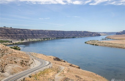 Quincy Condo | Fun in the Sun, Gorge Concerts, Columbia River, Wineries