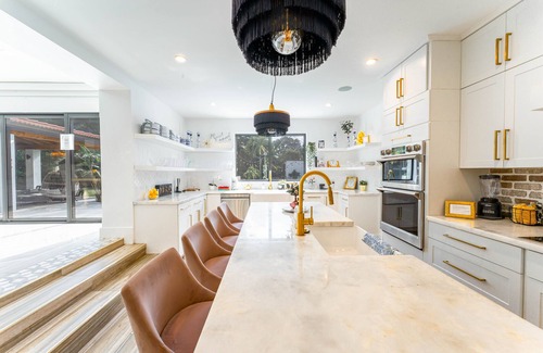 Coral Way Villa | Fun Luxury Villa W/Pool, Concierge, Yacht and Chef Services!n
