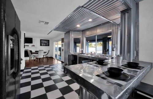 Chinatown House | FUN Villa very Close to the strip !