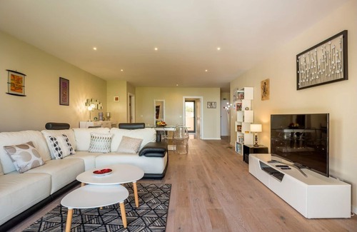 Santa Maria Maior Apartment | Funchal SilverWood Apartment by LovelyStay