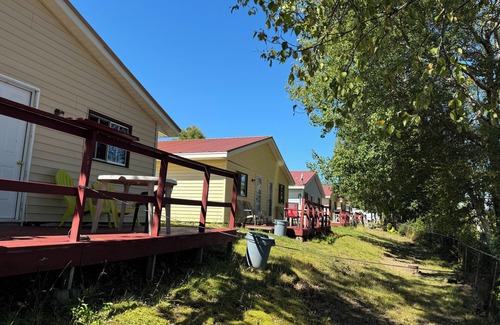 Edgetts Landing Cottage | Fundy Rocks Resort Cottage G Overlooking the Bay - Close to Hopewell Rocks