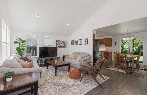 West Bench House | Funky 3BR in Central Boise