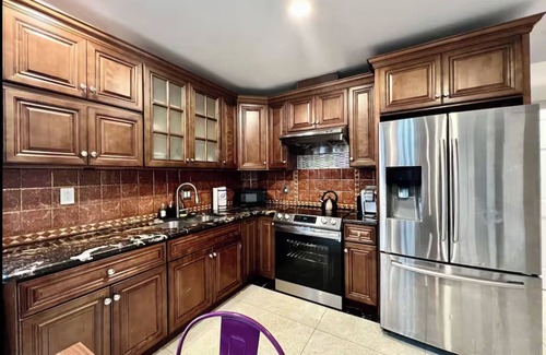 Chinatown Apartment | Funky & Bright 4 Bed Apt in Prime location!