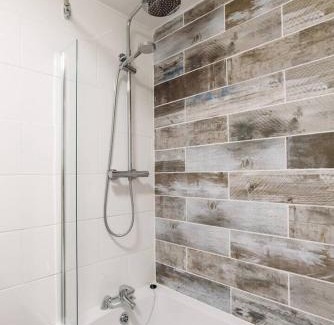 Easton Apartment | Funky Easton flat with parking