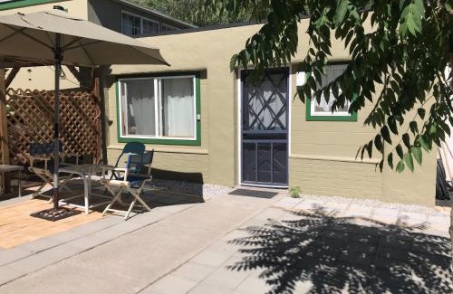 West University Apartment | Funky Urban Studio near UNR