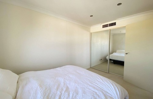 Cronulla Apartment | Furnished 1 Bedroom 11th Floor, Ocean & Bay View Apartment