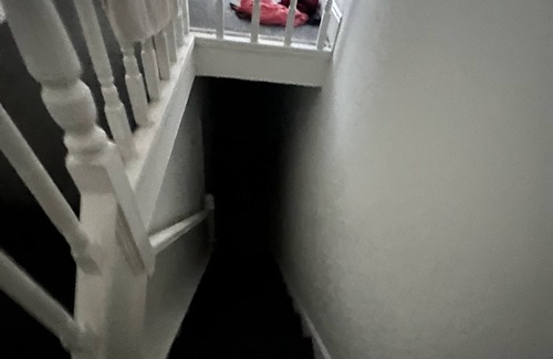 Hull House | Furnished 2 bedroom house with garden aswell i stay here normally with family.