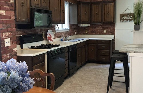 Adamsville House | Furnished Coastal Home rental Westport MA