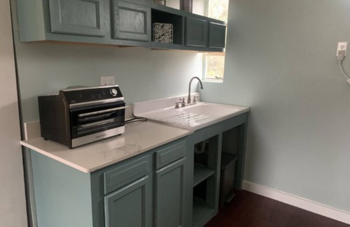East Point Apartment | Furnished efficiency apartment above artist's studio for rent.