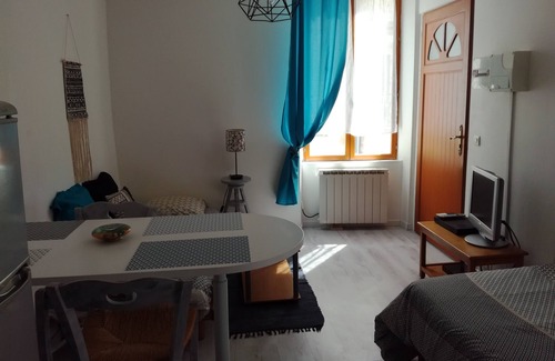 Pont-Saint-Esprit Apartment | Furnished remodeled with balcony