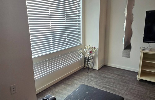 Cottage City Apartment | Furnished Room w/Private Parking Close to Downtown & Hospital