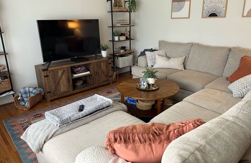 High Point House | FURNITURE MARKET! Cozy House for Rent 5 minutes from Downtown High Point NC.