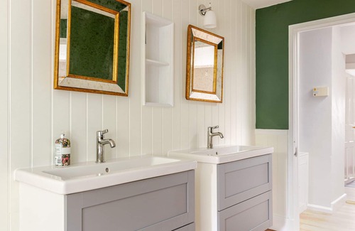 Cirencester House | Furzen Farmhouse
