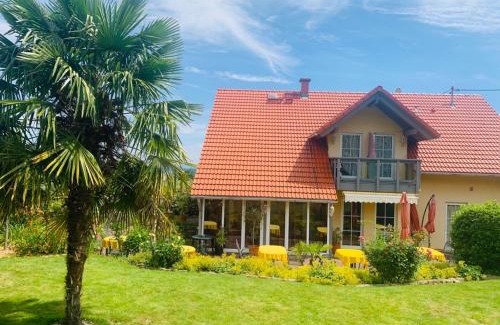 Neustadt-Hambach House | Gästehaus Helbighof