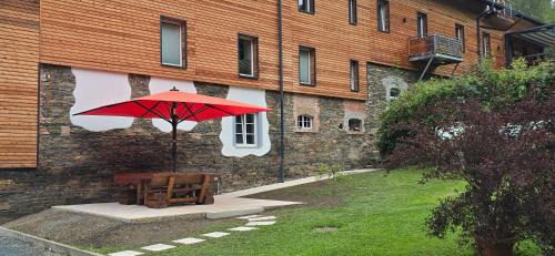 Reichenbach im Vogtland Apartment | Gästehaus Hirschstein - Hochwertige Ferienwohnung in sehr ruhiger Lage direkt am Fluss Göltzsch