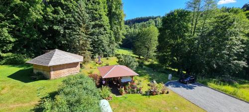 Reichenbach im Vogtland Apartment | Gästehaus Hirschstein - Hochwertige Ferienwohnung in sehr ruhiger Lage direkt am Fluss Göltzsch