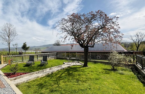 Seekirchen Markt Apartment | Gästehaus "seeblick" Helle Gartenwohnung