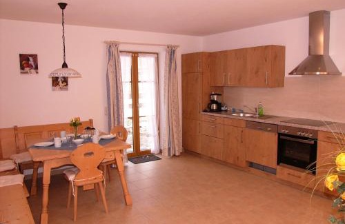 Lenggries Apartment | Gästehaus Weissenbauer