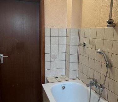 Schalke Apartment | Gästewohnung 2 OGR in der Nähe zur Veltinsarena - Gästewilli 2