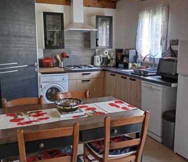 Saint-Sebastien-d'Aigrefeuille House | Gîte les coquelicots
